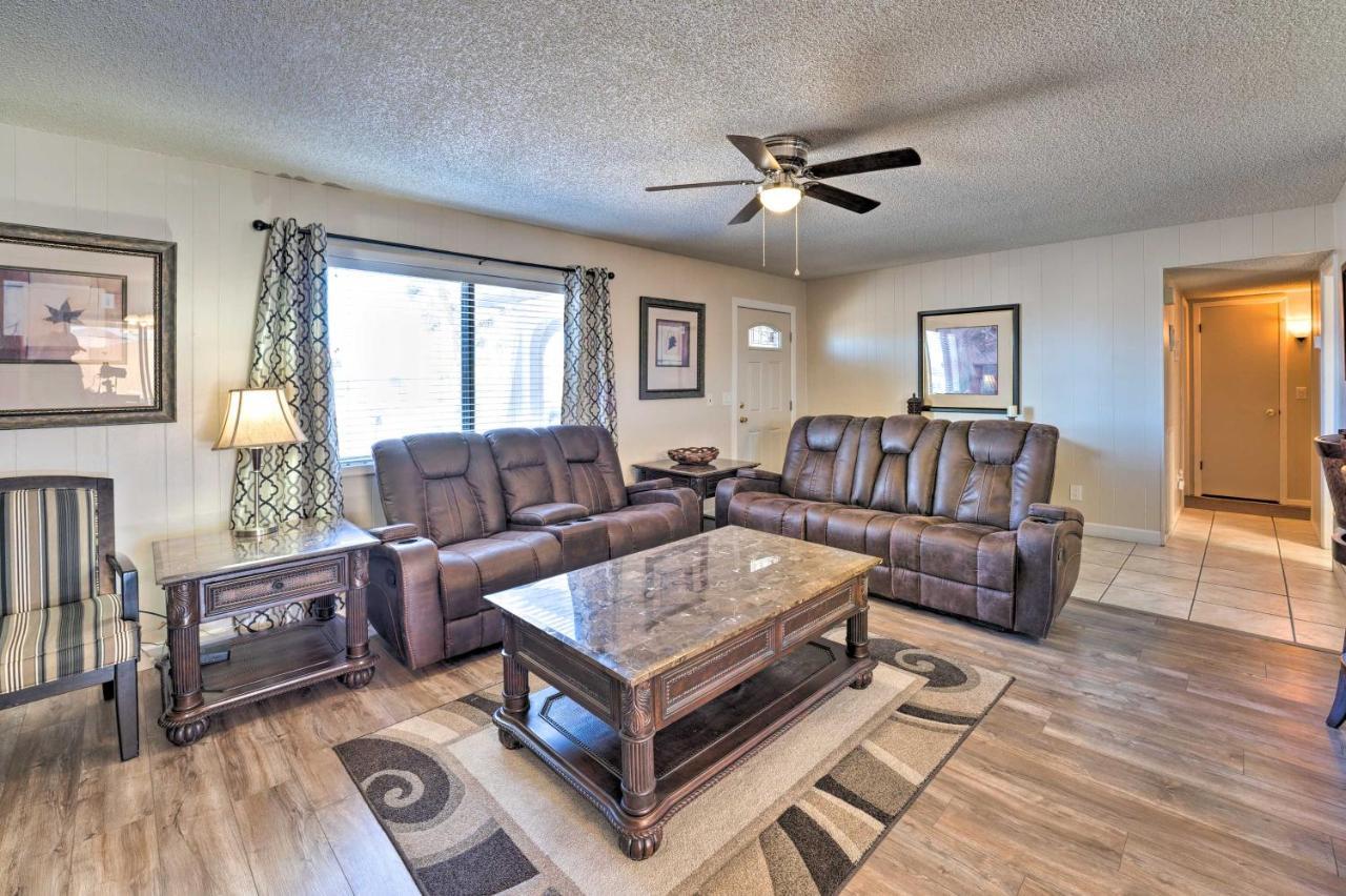 Lake Havasu Home With Pool - 2 Miles To Waterfront! Lake Havasu City Eksteriør bilde