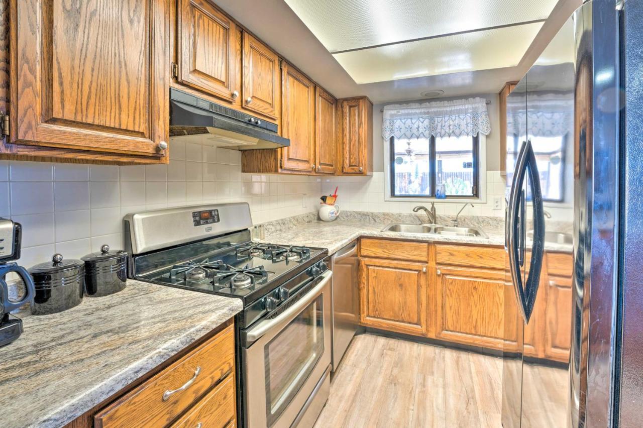 Lake Havasu Home With Pool - 2 Miles To Waterfront! Lake Havasu City Eksteriør bilde