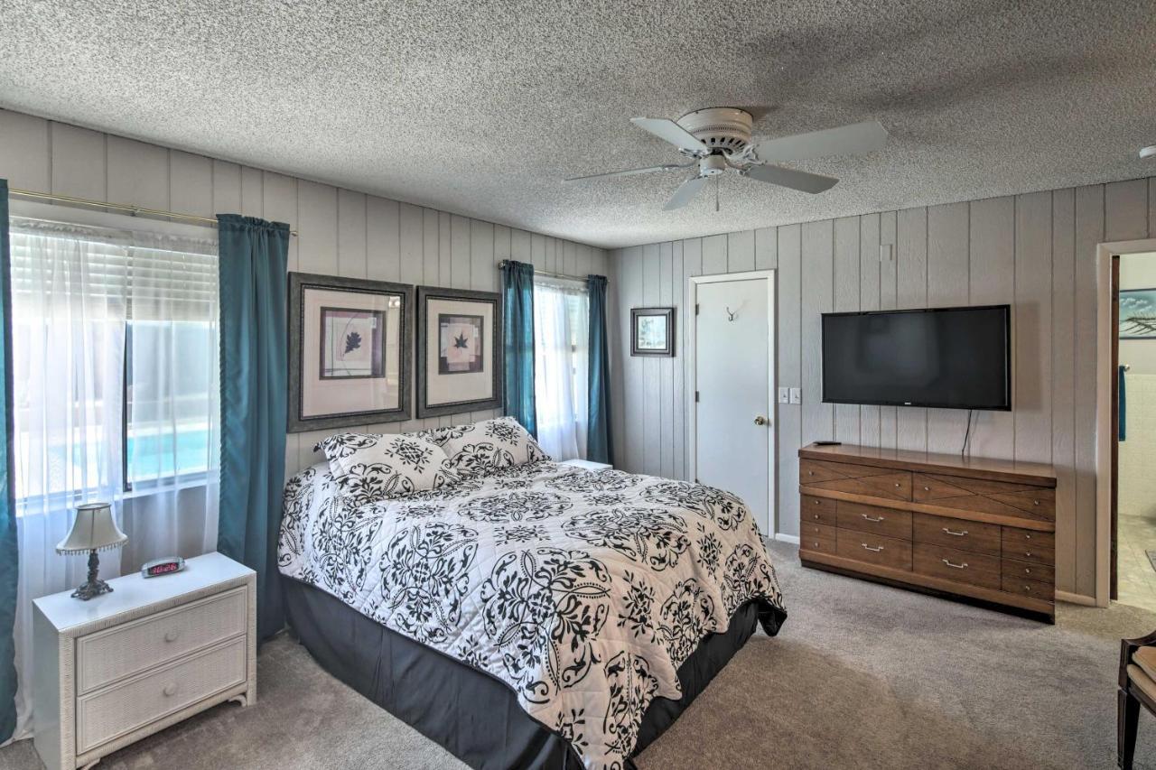 Lake Havasu Home With Pool - 2 Miles To Waterfront! Lake Havasu City Eksteriør bilde